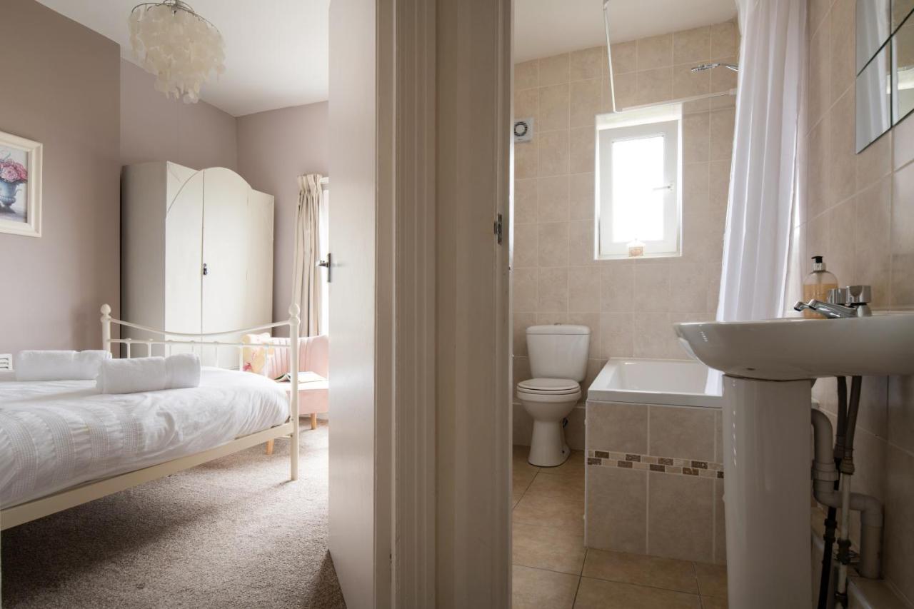 Windy Ridge Terrace With Beautiful Sea Views, North Wales Coast Villa Old Colwyn Ngoại thất bức ảnh
